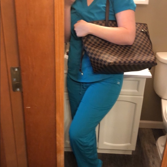 Scrubs - Picture 4 of 11